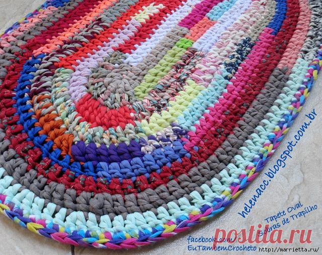 Овальный коврик крючком из трикотажных полосок