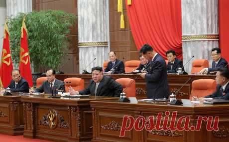 Ким Чен Ын исключил воссоединение с Южной Кореей. Ким Чен Ын заявил, что воссоединение с Южной Кореей невозможно, и отметил, что слово «война» становится реальностью. Он предупредил, что ядерные силы КНДР перейдут к «серьезным действиям» при попытке конфронтации США и Южной Кореи