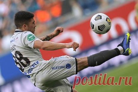 Иностранный футболист ЦСКА рассказал о решении переехать в Россию. Чилийский полузащитник ЦСКА Виктор Мендес рассказал, как принял решение перейти в российский клуб. «Ваш чемпионат — определенная витрина, тебя знают все тренеры и скауты. В Российской премьер-лиге за моей игрой могут наблюдать лучшие клубы мира, и это очень важно», — посчитал он, назвав переезд правильным.