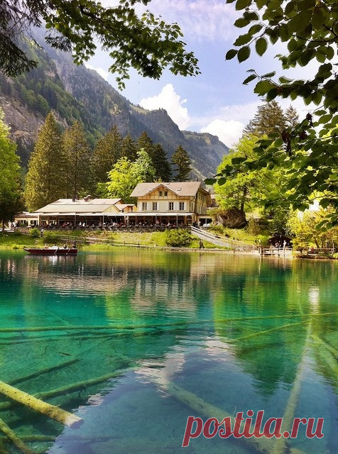 Восхитительное озеро Блау, Швейцария.