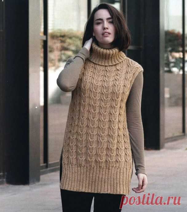 Жилет с воротником и разрезами по бокам