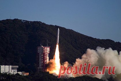 Японская ракета со спутниками была уничтожена сразу после старта. Японское агентство аэрокосмических исследований (JAXA) уничтожило ракету «Эпсилон-6», отклонившуюся от траектории. По информации журналистов, вскоре после старта ракеты агентство JAXA направило сигнал на ее уничтожение. Уточняется, что после пуска возникли проблемы, которые помешали провести нормальный полет.