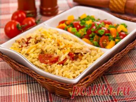 Курица, тушенная с рисом и овощами