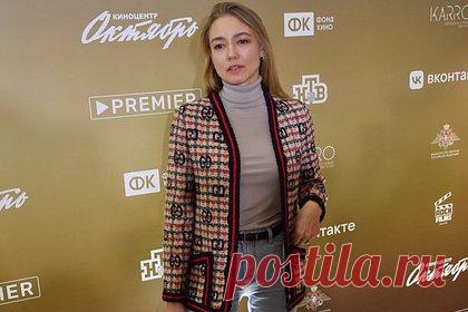 Оксана Акиньшина подала в суд на своего супруга. Актриса Оксана Акиньшина подала в суд на своего супруга, продюсера Арчила Геловани. Сообщается, что иск связан с взысканием денежных средств по договору найма. Точная сумма не раскрывается. Артистка вышла замуж за продюсера в 2012 году, а спустя семь лет заявила о намерении развестись, однако не подала документы.