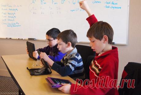 Глаз не оторвать. Опасен ли смартфон и планшет для ребенка? - Hi-Tech Mail.Ru