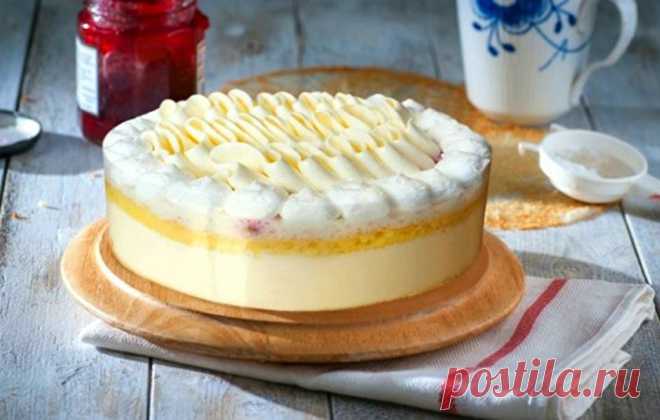 Торт «Пломбирный» – лакомство со вкусом пломбира.

Как готовить торт «Пломбирный» по классическому рецепту, с ягодами, орехами
vk.com/tort_recepty
Торт «Пломбирный» – это сочетание воздушного бисквита и нежного крема, по вкусу и аромату напоминающее всеми любимый десерт – мороженое «пломбир».

Готовится он достаточно просто, нужно лишь закупить необходимые ингредиенты и найти 1-2 часа на кулинарную магию.

Пломбирный торт - общие принципы приготовления

В основе торта лежи...