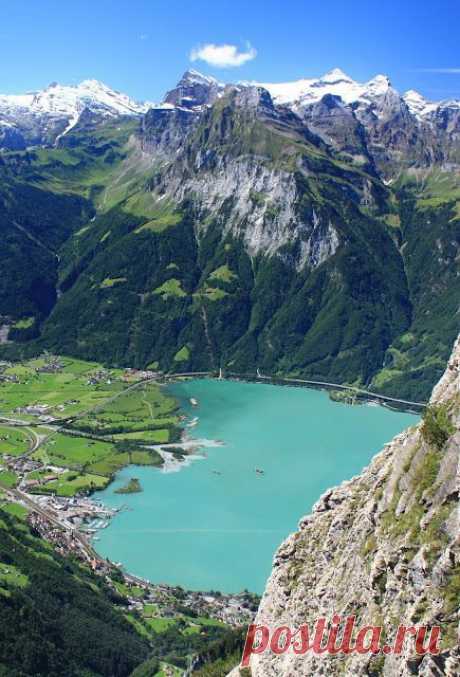 Lake Lucerne in Switzerland.I I've traveled here and highly recommend it!! By far one of the most beautiful places I've visited!  |  Pinterest: инструмент для поиска и хранения интересных идей