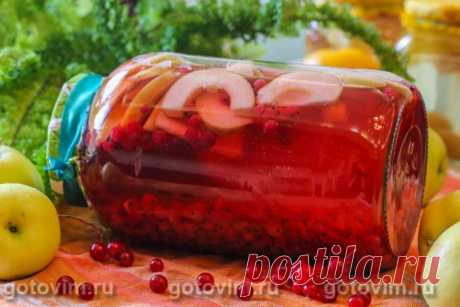 Компот из красной смородины с яблоком на зиму. Рецепт с фото У компотов из красной смородины яркий, запоминающийся вкус. Но это не значит, что при желании мы не можем придумать новый рецепт, разбавив красную смородину, например, яблоком. Главное, верно подобрать пропорции яблок и смородины, чтобы получился не менее вкусный компот на зиму.