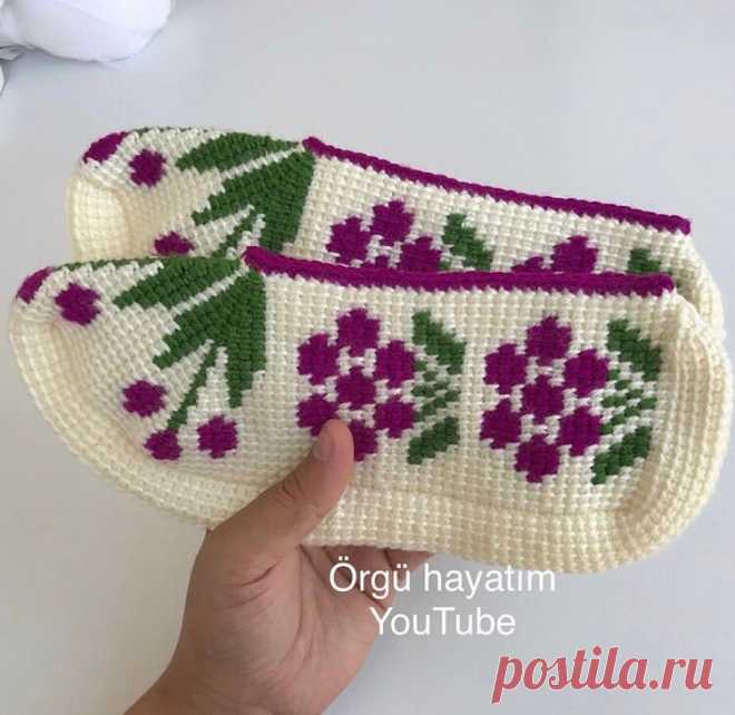 Следочки  связанные тунисским вязание