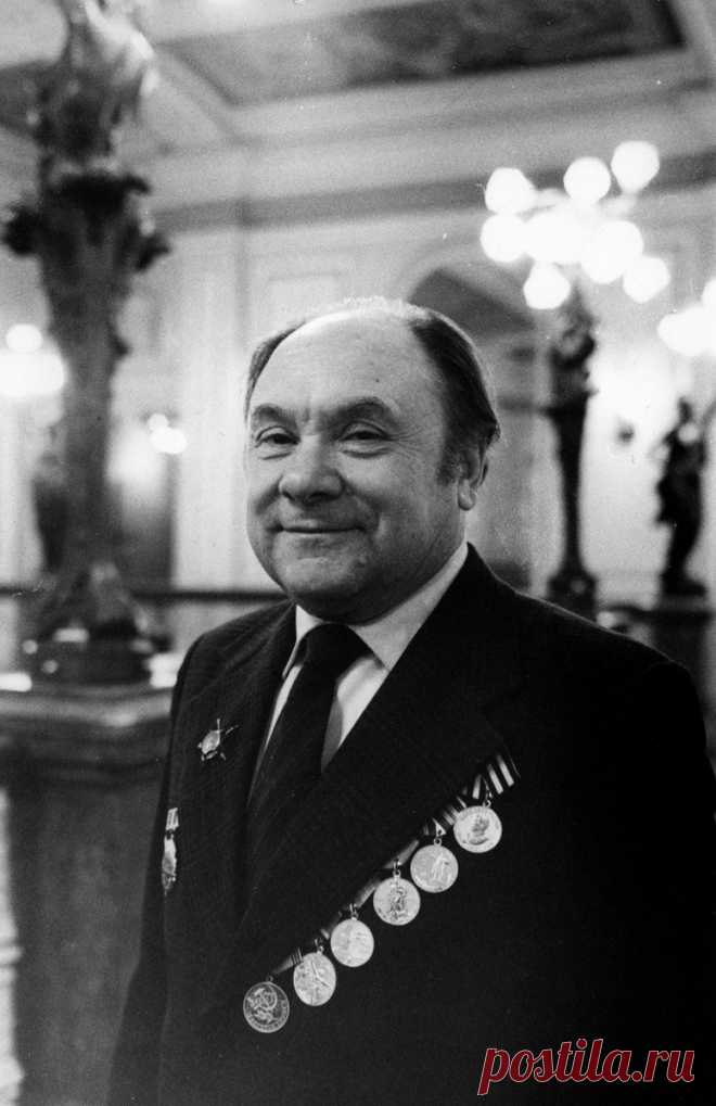 Николай Трофимов, 21 января, 1920 • 7 ноября 2005
