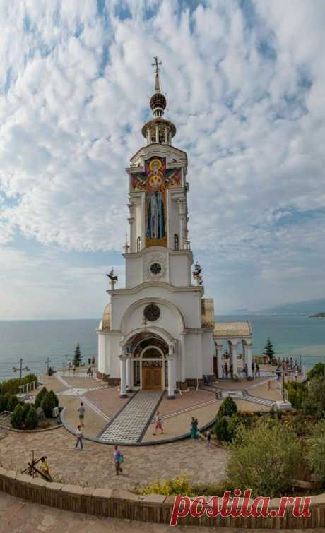 Село Малореченское возле Алушты. Храм-маяк Святителя Николая.   Facebook