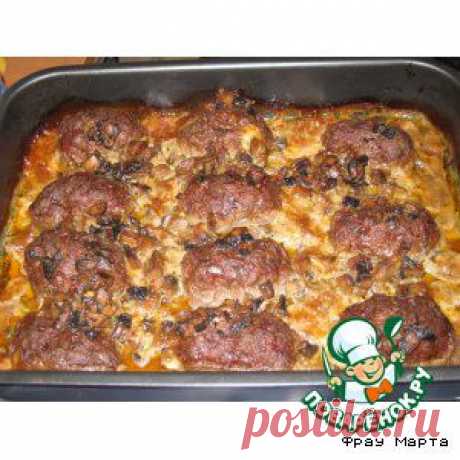 Биточки с сыром и грибным соусом - кулинарный рецепт