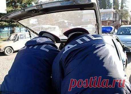 Знать всем! Вас просят открыть капот, багажник или двери автомобиля