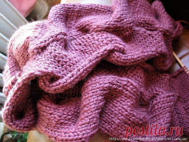 Двусторонний вязаный шарф с эффектом клоке, идея дизайнера Линн Барр в двусторонней технике.