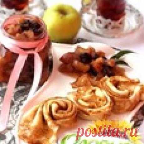 Блины с "пьяным" яблочным конфи – кулинарный рецепт