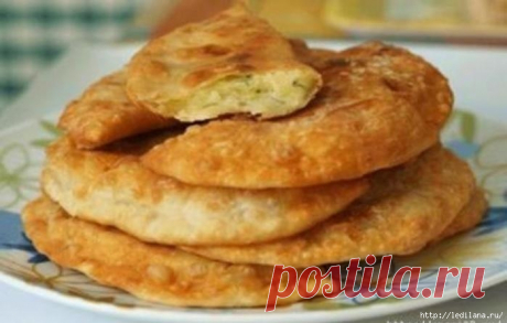 Чебуреки с картофельно — сырной начинкой