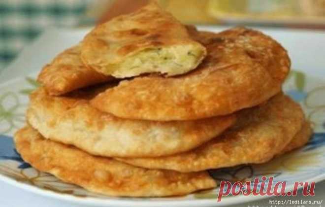 Чебуреки с картофельно — сырной начинкой
