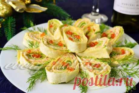 Рулет из лаваша с икрой мойвы и крабовыми палочками, рецепт