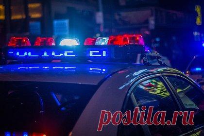 Полицейские годами склоняли девушек к сексу и бесследно исчезали. Больше 20 обманутых женщин, с которыми агенты вступали в близкие и интимные отношения, не сообщая о своем статусе, инициировали одно из самых масштабных разбирательств в истории современной британской полиции. Женщины считают себя пострадавшими от полицейского насилия и требуют компенсацию в коллективном иске.