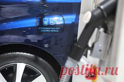 В США появится гигантский завод водородного топлива. Компания Plug Power заявила о планах строительства нового завода по выпуску экологичного топлива в округе Фресно штата Калифорния (США). Фабрика рассчитана на ежедневное производство 30 тонн водорода без вреда окружающей среде, который в дальнейшем будет использоваться для снижения углеродного следа от транспорта.