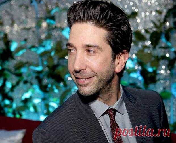 Дэвид Швиммер в детстве: звезда сериала Друзья показал фото из семейного архива