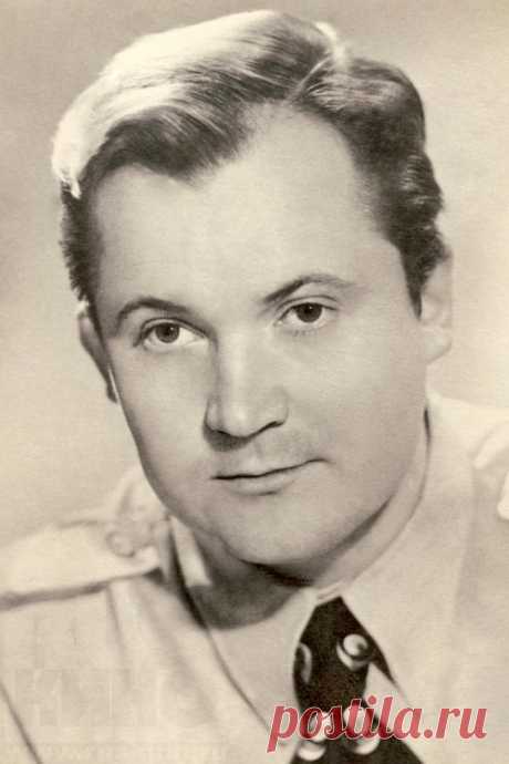 Виктор Павлов, 5 октября, 1940
 • 24 августа 2006