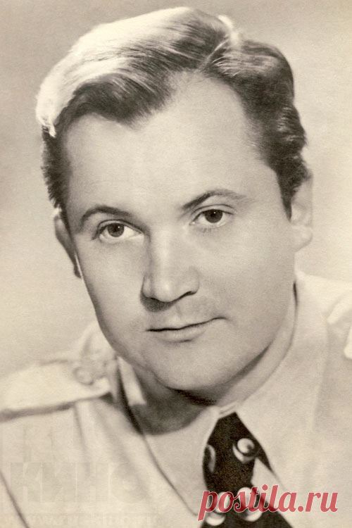 Виктор Павлов, 5 октября, 1940
 • 24 августа 2006
