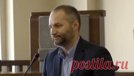 Секретаря горсовета на Украине уволили после просьбы &quot;не смотреть на него, как ведьма&quot;. Секретарь Коломыйского горсовета Ивано-Франковской области Украины уволен после того, как попросил женщину-депутата &quot;не смотреть на него, как ведьма&quot;. Об этом сообщает &quot;Страна.ua&quot;. Депутат, чье имя не называется, ...