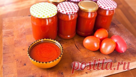 Соус из помидоров на зиму
Соусы, приготовленные из томатов, послужат отличным дополнением к любому блюду. Кислые и сладкие, острые и пикантные, они придадут новый вкус уже давно знакомым кушаньям. Рассмотрим различные вариации того, как приготовить соус из томатов на зиму.

ССоус из помидоров: классический рецепт
Прежде всего, займемся помидорами. Их нам потребуется порядка 1,5 кг. Томаты бланшируем, слегка помнем руками, а после, вооружившись хорошо заточенным ножом, наре...