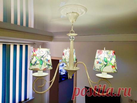 Белая люстра абажурная с цветочным принтом на 3 рожка в Алматы - потолочные светильники Белая люстра абажурная с цветочным принтом на 3 рожка - бесплатная доставка по Алматы. Белая люстра абажурная с цветочным принтом на 3 рожка - "SvetAlmaty.kz": ☎ +7 (707) 829-25-55 Отдел по работе с клиентами