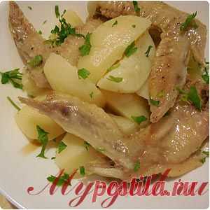 Картошка с куриными крылышками