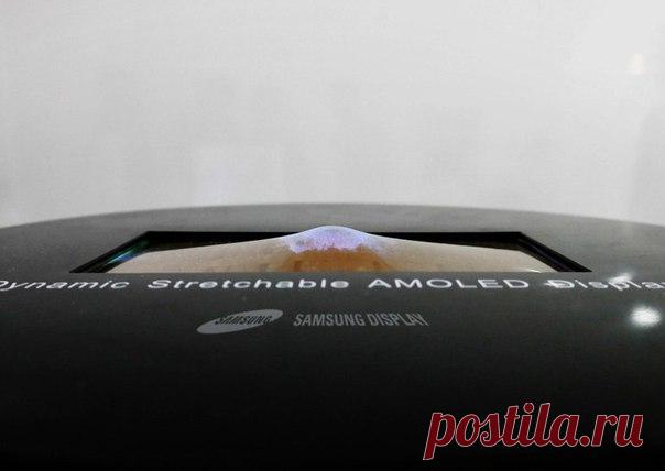 Samsung создала растягивающийся дисплей, компактный 4K экран с плотностью пикселей 2250 PPI и 3D панель, не требующую использования очков  / Интересное в IT