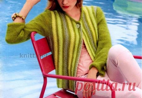 Кардиган в зеленых оттенках

Кардиган ярких, сочных оттенков придаст вашему образу весеннего настроения. Напомнит о майской зелени и солнечных деньках. Выполнен в технике поперечного вязания — он сокровище для весеннего гардероба.

Размеры: 38-42

Вам потребуется: пряжа Schulana«Pimacco» (100% хлопок, 70 м/50 г): по 100 г цвета майской зелени №25, желтого N2 26 и песочного № 6 и «Kid Seta» (70% кид мохер, 30% шелк, 210 м/25 г): по 75 г цвета киви N2 6, желто-зеленого № 87;...