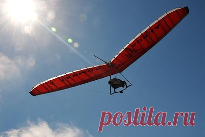 В российском регионе рухнул дельтаплан. Дельтаплан рухнул около поселка Мирный в Ставропольском крае. По их данным, двух человек спасти не удалось. На место прибыли сотрудники экстренных служб. Другой информации на данный момент нет. Ранее в этом же российском регионе произошло столкновение двух дельтапланов.