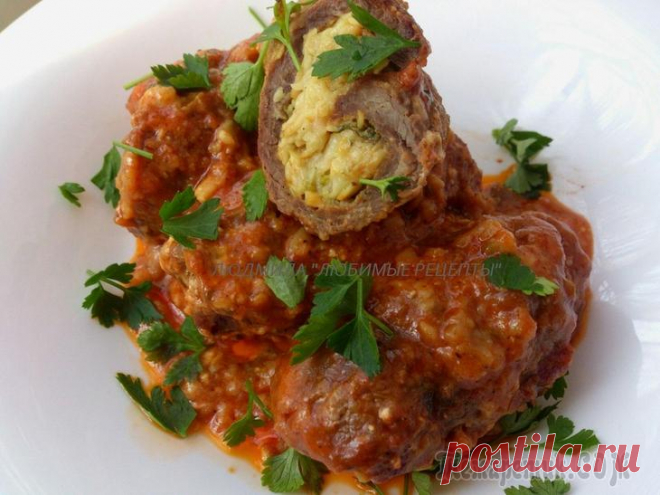 Рулетики из говядины с копченым сыром в соусе Простой и вкусный рецепт приготовления рулетиков из нежной говядины, можно сказать семейный, кто не готовил обязательно пробуйте.Ингредиенты:Говядина - 500 г.,Сыр копчёный у меня 