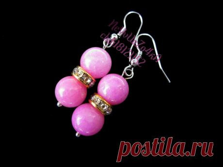 серьги c камнями 
Материал:бусины,металлическая фурнитура под серебро.
цена:160 р.