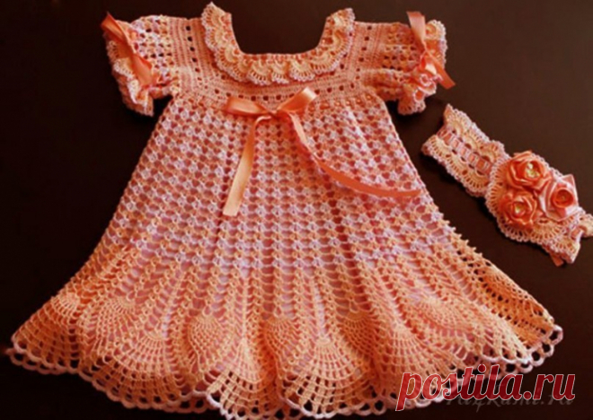Нарядное платье для девочки крючком вязаное из хлопковой пряжи, очень нежное и ажурное