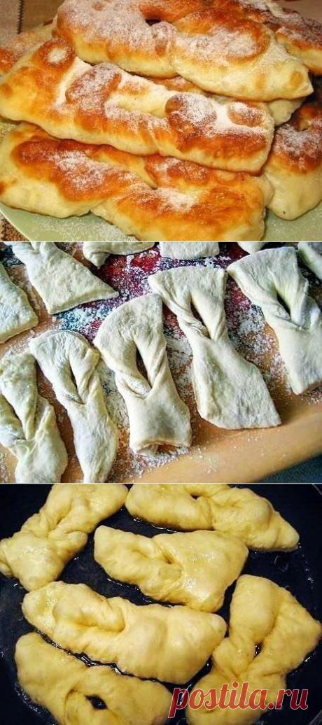 Таратушки на кефире

Ингредиенты:

- 1,5 стакана кефира (или простокваши, или кислого молока).
- 1 яйцо
- 3 ст. ложки сахара
- 2 ст. ложки растительного масла
- 0,5 ч. ложки соли
- 0,5 ч. ложки соды
- муки около 2-3 стаканов (если тесто липнет к рукам, подсыпать еще)
- по желанию - пакетик ванильного сахара или 1 ст. ложку коньяка