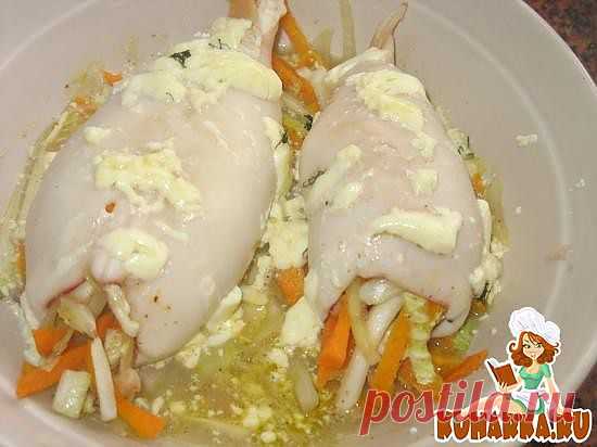 Рецепт: Кальмар, фаршированный хрустящими овощами (в микроволновке)