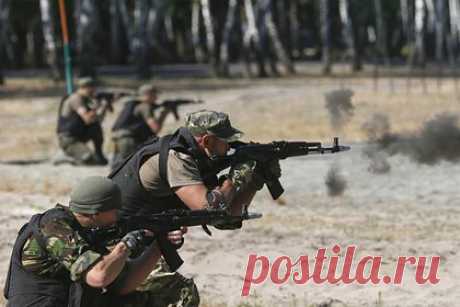 В Испании рассказали о сроках подготовки украинских солдат в Толедо. Украинские военные начнут подготовку в испанской Пехотной академии в городе Толедо в конце ноября. Об этом заявил председатель правительства Педро Санчес. По его словам, обучение в ближайшее время пройдут около 400 военнослужащих. Оно будет длиться два месяца. Всего предполагается обучить около 2,4 тысячи солдат.