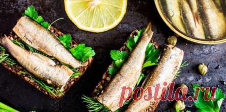 10 советских рецептов, от которых у вас потекут слюнки Винегрет, макароны по-флотски, трубочки с варёной сгущёнкой и другие блюда, вызывающие ностальгию. 1. Суп «Кудрявый» Лёгкий, сытный, первый помощник советских мам при борьбе с простудой. А «Кудрявый», потому что взбитое яйцо превращается в хлопья. Ингредиенты 2 л воды; соль — по вкусу; 1 лавровый лист; 2–3 горошины чёрного перца; 1 куриная грудка; 1 луковица; 1 морковь; 2 столовые ложки подсолнечного масла; 3 картофели...