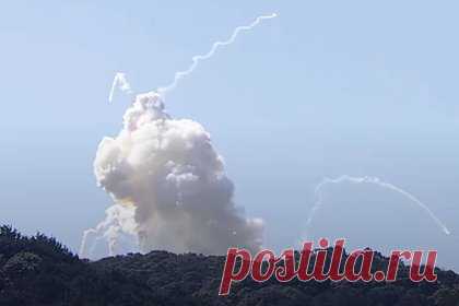 Первая частная японская ракета взорвалась сразу после старта. Первая частная японская ракета Kairos, запуск которой осуществила компания Space One, взорвалась почти сразу после старта. Обломки ракеты, которая взорвалась через несколько секунд после старта, упали в горах возле стартовой площадки. Ракета несла правительственный спутник дистанционного зондирования Земли.