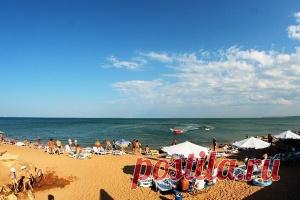 Пляж и бассейн Отель на первой линии с выходом на пляж.