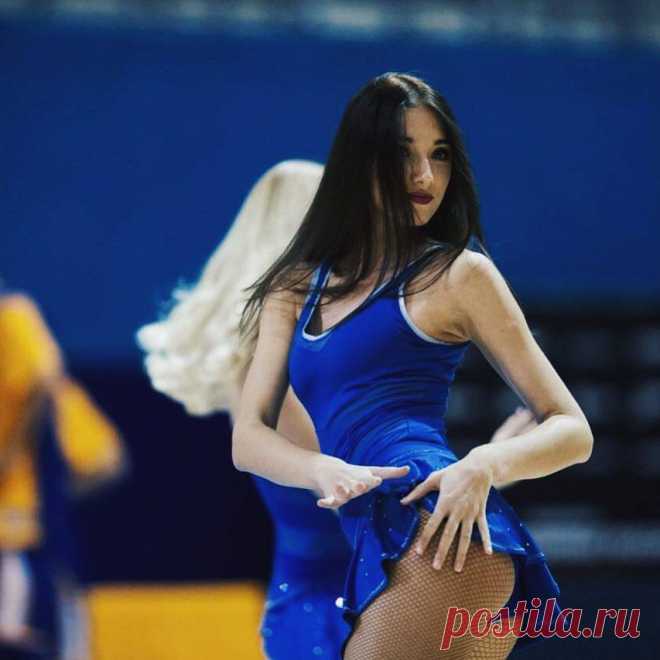 Успели всё! И поддержать «Зенит-фарм» тоже 💙
#ssisters_spb #zenitbasket