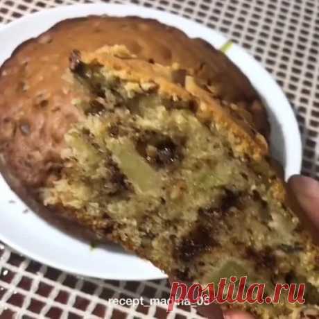 Пирог с грушей и грецкими орехами