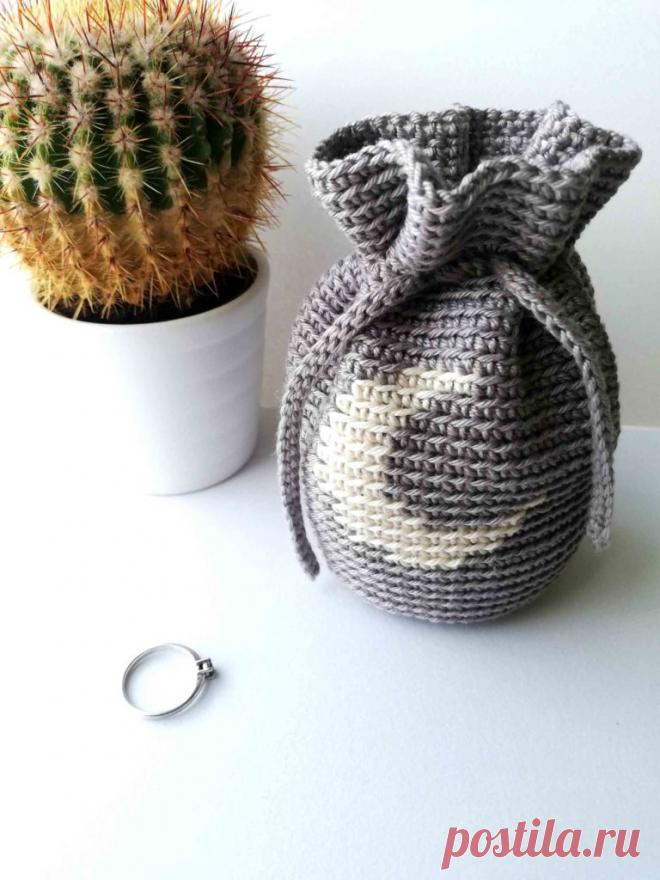 Сумка-луна, связанная крючком