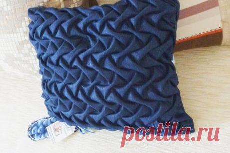 Подушка с буфами — украшаем диван