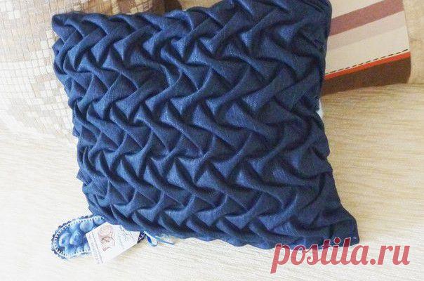 Подушка с буфами — украшаем диван