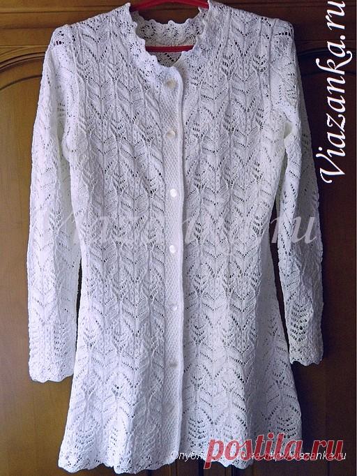 Летний кардиган Лёгкий изысканный кардиган выполнен в комплекте с ажурным летним топом. Пряжа - хлопок. Подробное описание и ссылки на схемы узоров.