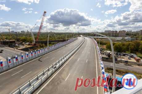 Прямо на Каширское шоссе. В 2024 году откроется эстакада съезда с МСД. В мае 2024 года откроют эстакаду правоповоротного съезда с МСД на Каширское шоссе в направлении МКАД. Общая готовность объекта превышает 20%. Это строительство является заключительным этапом развития шестого участка южного направления МСД.